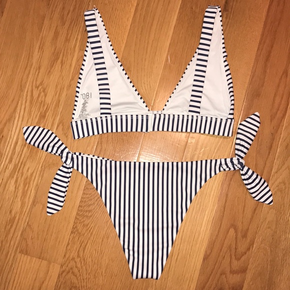 Striped bikini - Picture 2 of 5
